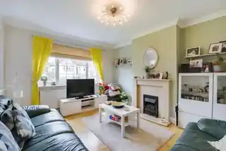 4 Albany Close, photo 2