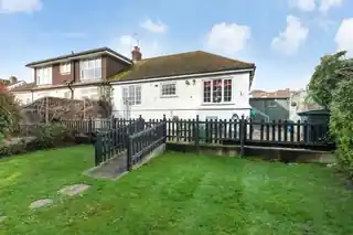 4 Albany Close, photo 3