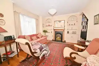 4 Andover Road, photo 2