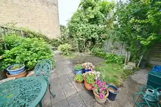 4 Andover Road, photo 3