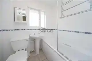 4 Andrew Close, photo 3