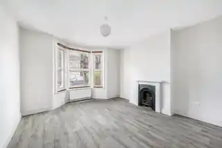 4 Avenue Road, photo 3
