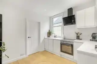 4 Beresford Road, photo 3