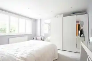 4 Berkeley Close, photo 2
