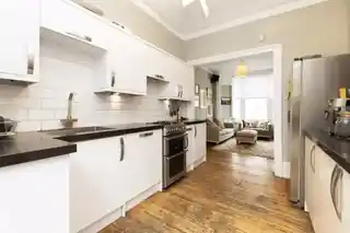 4 Brenthouse Road, photo 3