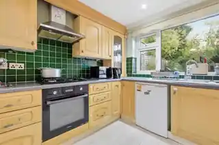 4 Bridle Close, photo 3