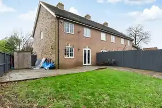4 Burnt Oak Lane, photo 3