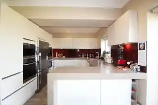 4 Carpenters Close, photo 3