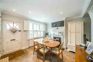 4, Cheam Cottages, Queens Terrace, photo 2