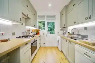 4 Cherry Tree Road, photo 2