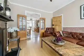 4 Chimes Avenue, photo 3