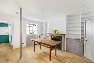 4 Church Crescent, photo 3