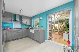 4 Coverdale Road, photo 2