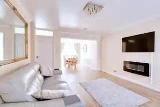 4 Danyon Close, photo 2