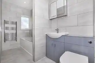 4 Enfield Close, photo 2