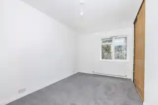 4 Enfield Close, photo 4