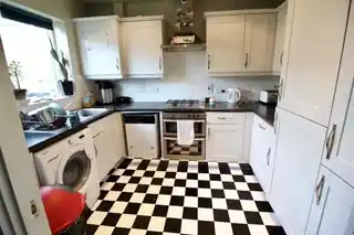 4 Founders Close, photo 2