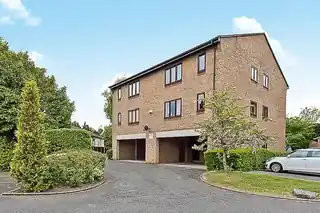 4 Gresham Way, photo 2