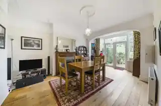 4 Highfield Road, photo 3