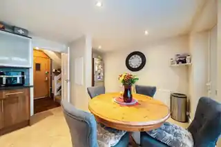 4 Holstein Way, photo 2