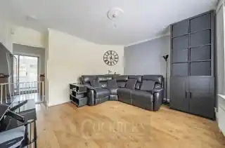 4 Horley Road, photo 2