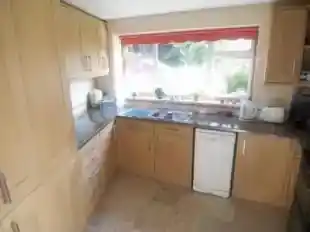 4 James Close, photo 3