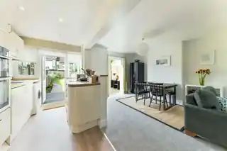 4 Kingsdown Road, photo 4