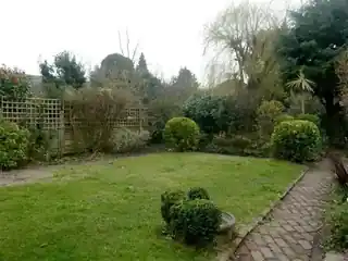 4 Lawford Road, photo 3