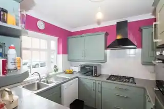 4 Little Orchard Close, photo 3