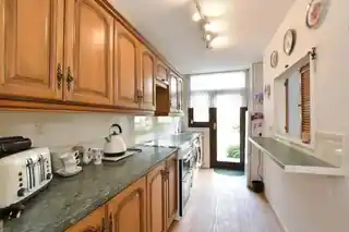 4 Manbrough Avenue, photo 4