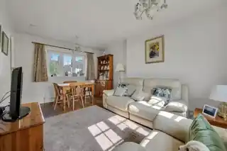 4 Martin Bowes Road, photo 2