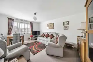 4 Melville Close, photo 2