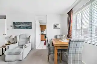 4 Melville Close, photo 4