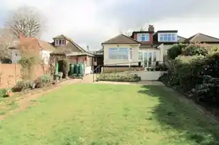 4 Mill Park Avenue, photo 2