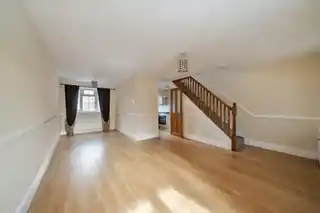 4 Narborough Close, photo 3
