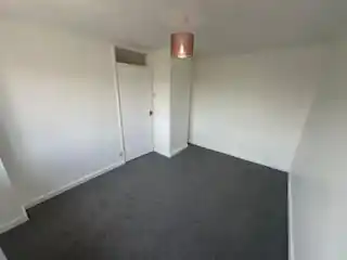 4 Navarre Gardens, photo 3