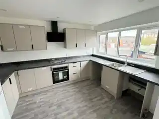 4 Navarre Gardens, photo 4