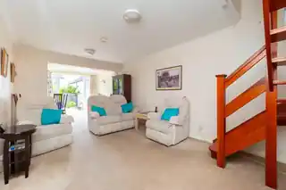 4 Penshurst Way, photo 2
