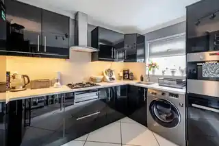 4 Salcot Crescent, photo 4