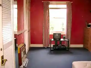 4 Shardcroft Avenue, photo 3