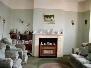 4 Shardcroft Avenue, photo 2