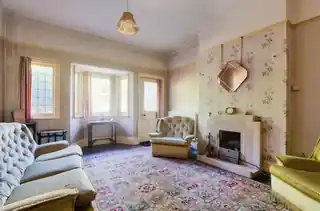 4 Somertrees Avenue, photo 3