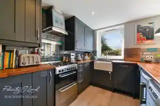 4 Southbourne Gardens, photo 3
