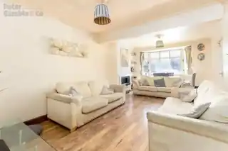 4 Sunley Gardens, photo 3