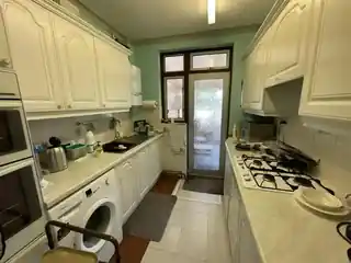 4 Sunset Avenue, photo 3