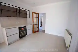 4 Talbot Crescent, photo 4