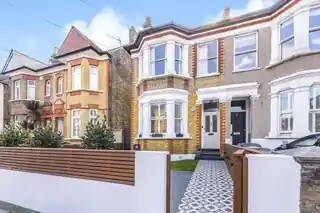 4 Tankerville Road, photo 2