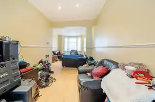 4 Thirsk Road, photo 3