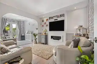 4 Thornton Crescent, photo 3