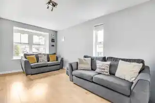 4 Vidler Close, photo 2